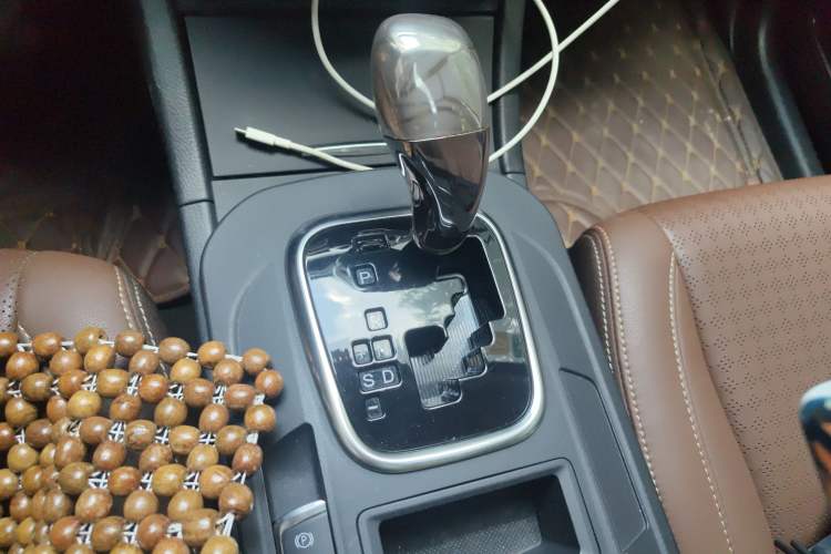 Used BYD S7 2015 2.0T Automatic Prestige Model Gear Lever