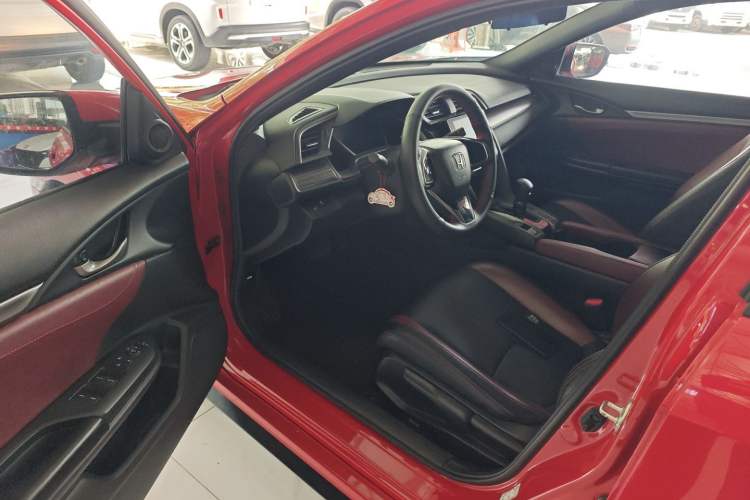 Used Honda Civic 2021 HATCHBACK 220TURBO CVT New Trendsetter