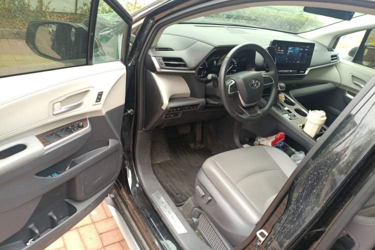 Used Toyota Granvia 2023 2.5L Hybrid Prestige PLUS Edition Driver Seat