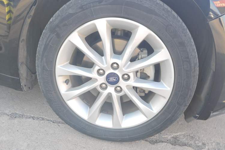 Used Ford Mondeo 2018 EcoBoost 180 Fashion Edition Right Front Wheel Hub