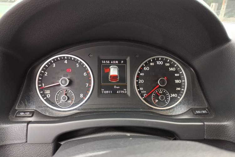 Used Volkswagen Tiguan 2015 2.0 TSI Automatic All-Wheel Drive Luxury Edition Instrument Cluster