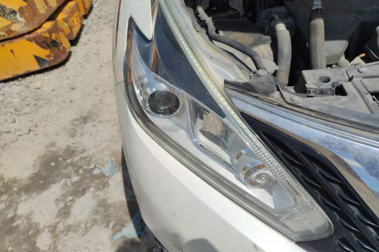 Used Nissan Murano 2019 2.5L XE Two-Wheel Drive Elite Version China V Standard Right Front Headlight