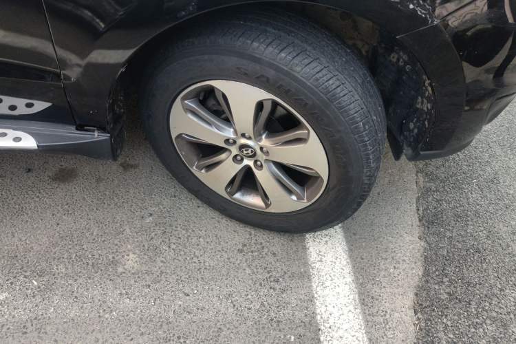 Used Hyundai Santa Fe Classic 2012 2.4 Ultimate Edition 7-Seater Four-Wheel Drive Right Front Wheel Hub