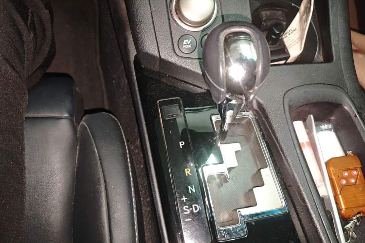 Used Lexus ES 2013 300h Elite Edition