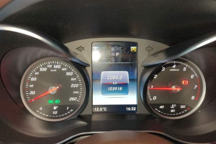 Used Mercedes-Benz GLC 2018 Facelift GLC 260 4MATIC Luxury Edition