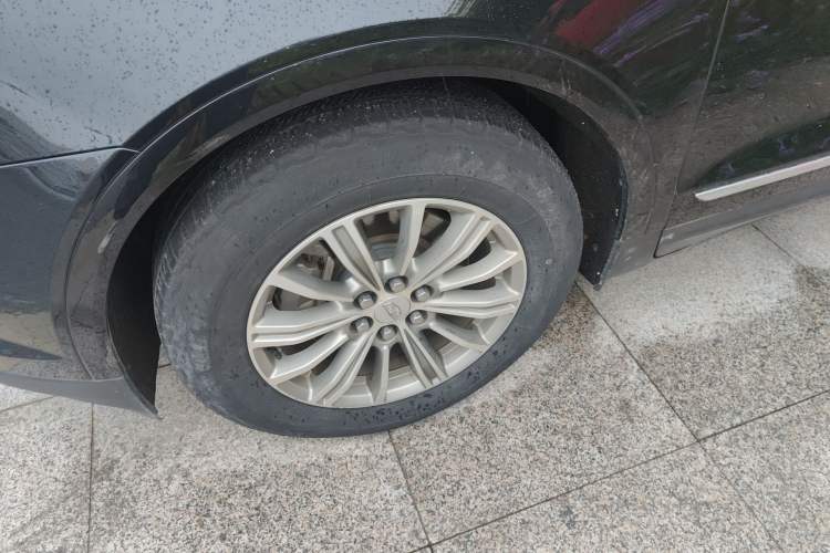 Used Cadillac XT5 2018 25T Luxury Model Left Front Wheel Hub