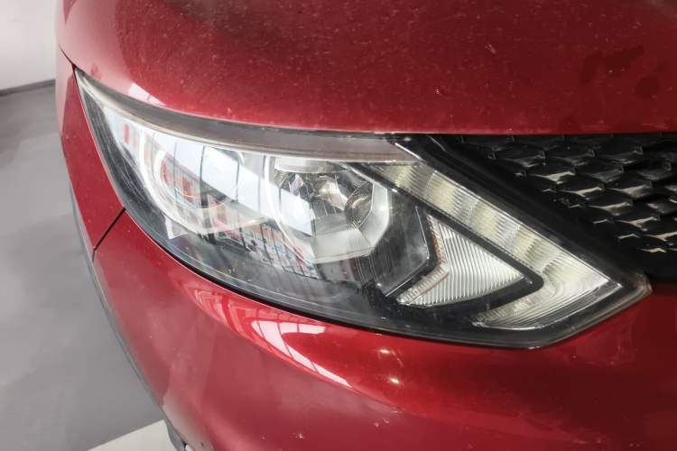 Used Nissan Qashqai 2016 2.0L CVT Elite Edition Right Front Headlight
