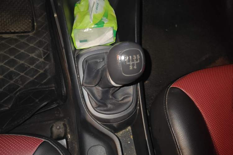 Used Kia K2 2012 Hatchback 1.4L MT Cool Edition Commemorative Model
