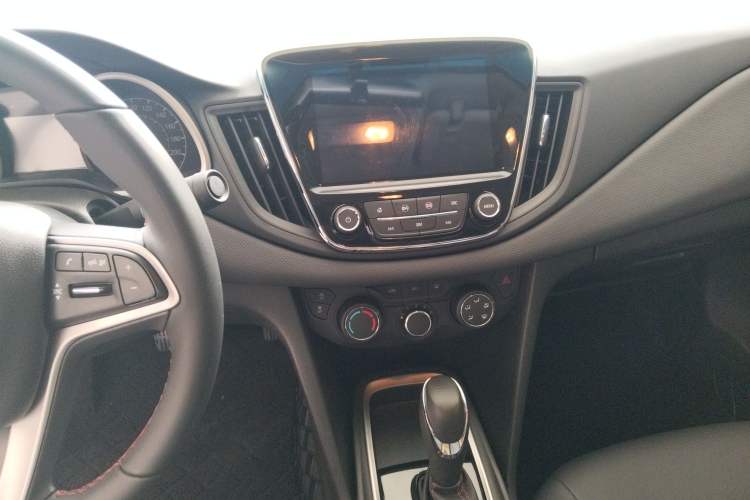 Used Chevrolet Monza 2020 Light Hybrid Redline 320T Dual-Clutch Joyful Edition
