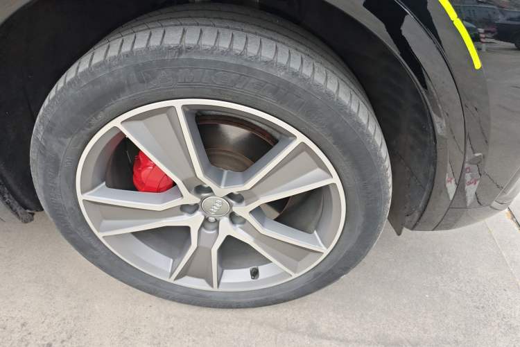 Used Audi Q5L 2021 45 TFSI Luxury Dynamic Edition Right Front Wheel Hub