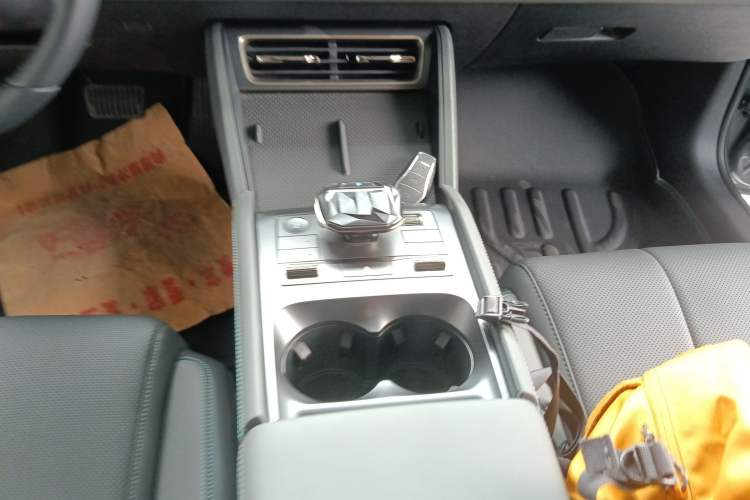 Used BYD Qin L 2024 DM-i 80KM Leading Model Gear Lever