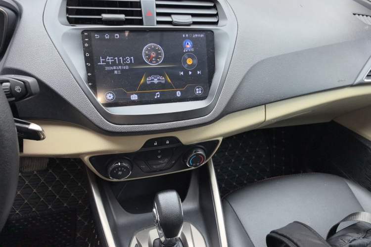 Used Ford Escort 2017 Revised Version 1.5L Automatic Comfort Edition Audio And AC Panel