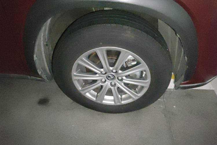 Used Lexus NX 2018 300h Front-Wheel-Drive FENGSHANG Version China V Emission Standard
