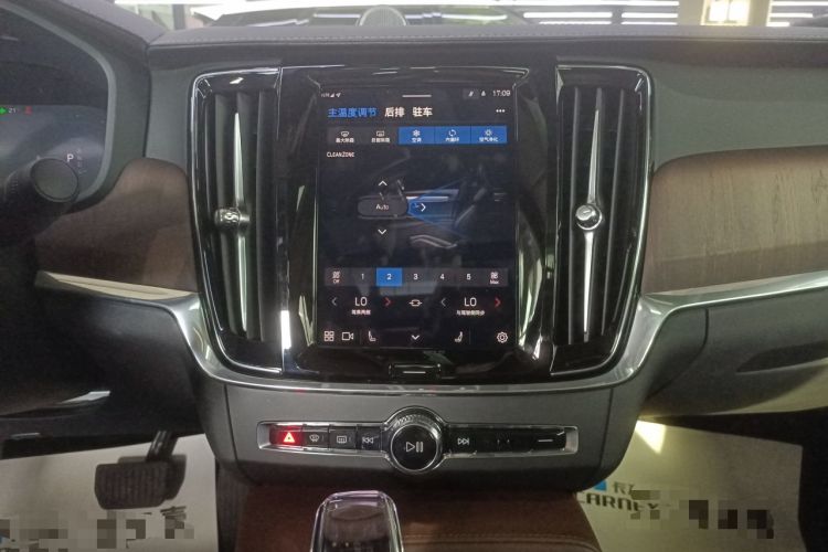 Used Volvo S90 New Energy 2024 Plug-in Hybrid Four-Wheel Drive Long-Range Luxury Smart Edition Audio And AC Panel