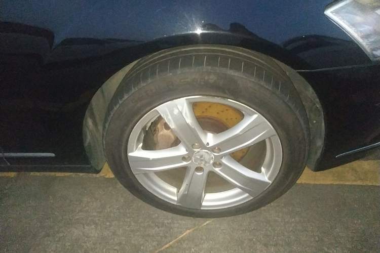 Used Mercedes-Benz S-Class 2010 S 350 L Luxury Model Right Front Wheel Hub