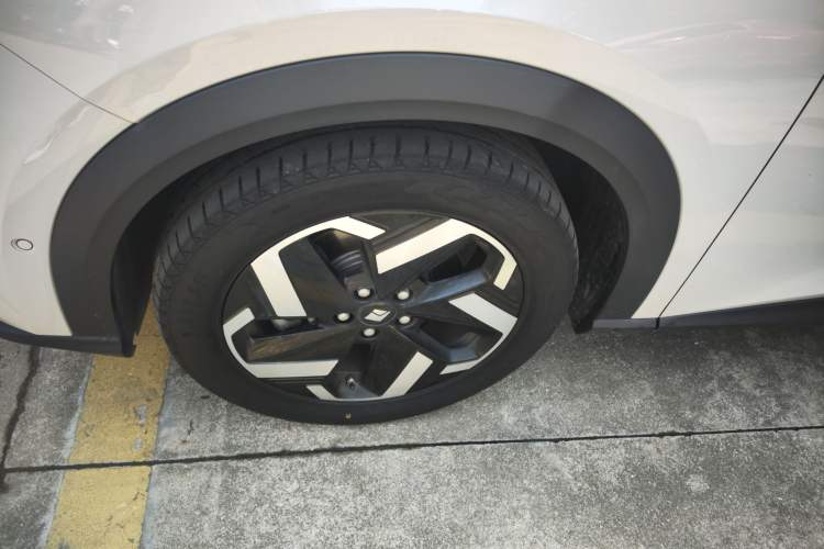 Used Baojun Yunhai 2024 600km Pure Electric Version Exterior 4