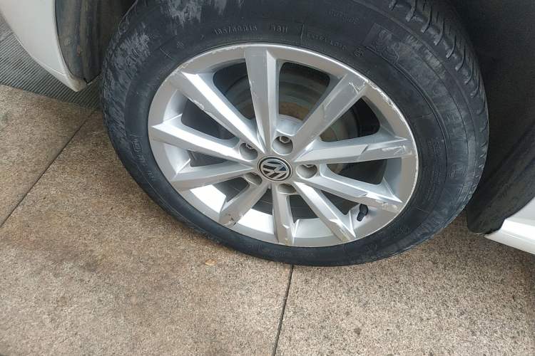 Used Volkswagen Polo 2014 1.6L Automatic Luxury Edition Right Rear Wheel Hub