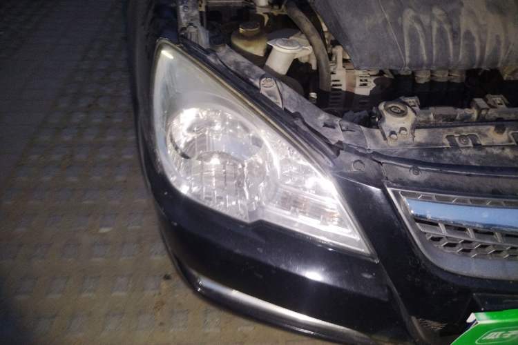 Used Soueast V3 Lingyue 2011 1.5L Manual Upgrade Edition Right Front Headlight