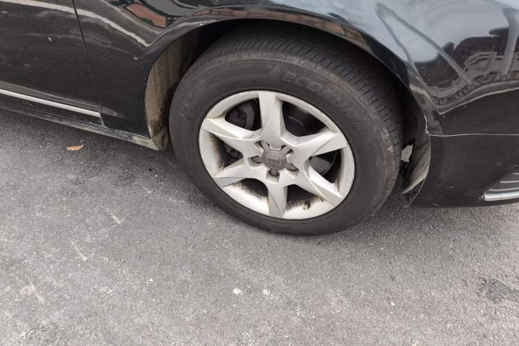 Used Audi A6L 2011 2.0 TFSI automatic Comfort trim
