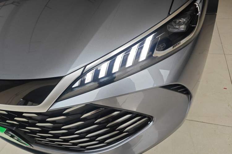 Used BYD Qin PLUS 2025 DM-i Smart Drive 55KM Leading Model
