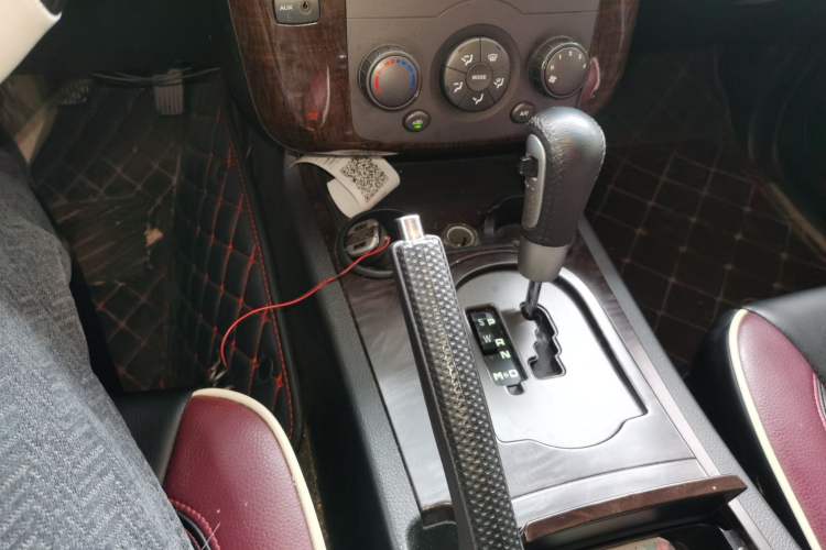 Used Roewe W5 2014 1.8T 2WD Automatic Tharu Special Edition
