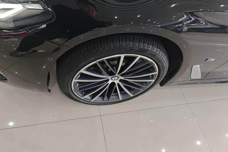 Used BMW 5 Series 2022 Restyled 530Li Leading Edition M Sport Package
