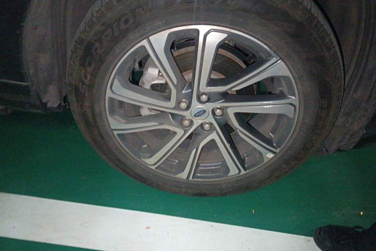 Used Ford Explorer 2023 EcoBoost 285 4x4 Trend Plus Edition 6 Seats Right Front Wheel Hub