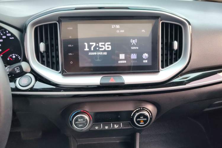 Used Kia kx1 Stonic 2021 1.4L CVT Fun & Sunroof Model Audio And AC Panel