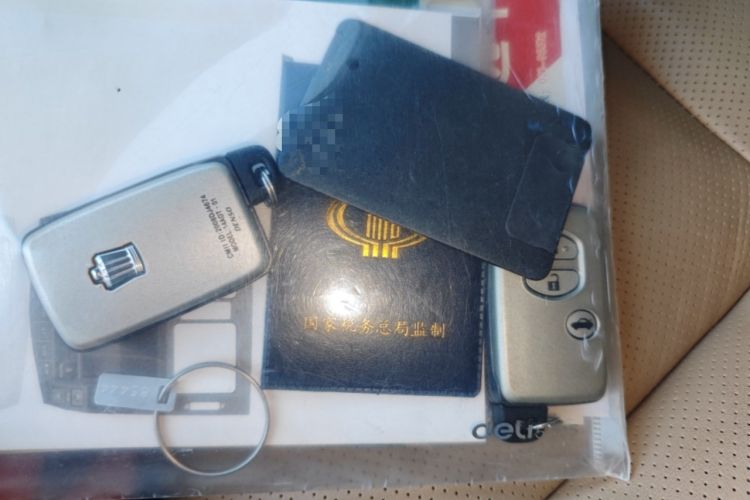 Used Toyota Crown 2011 2.5L Royal Special Edition with Leather and Sunroof
