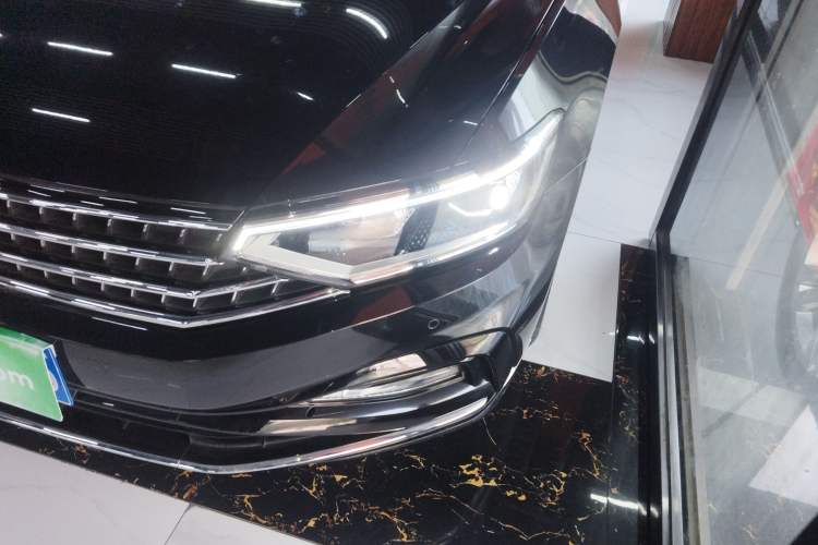 Used Volkswagen Magotan 2023 2 Million Units Limited-Edition 280TSI DSG Comfort Version Left Front Headlight