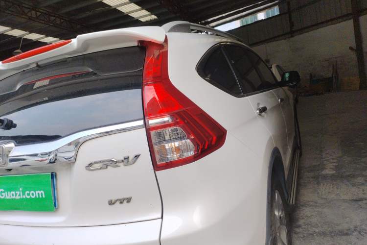 Used Honda CR-V 2015 2.4L two-wheel drive luxury version Exterior 3