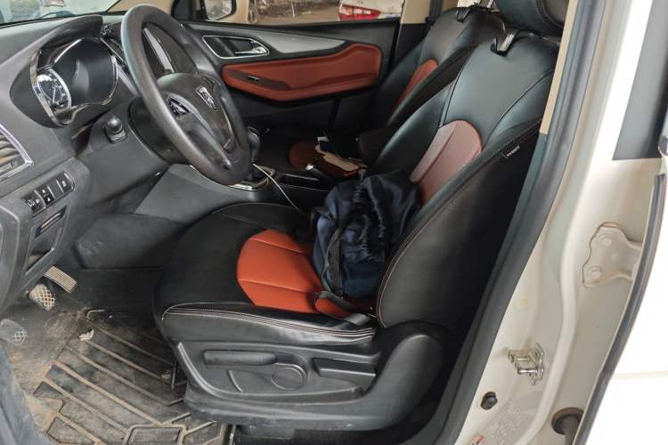 Used Baojun 560 2016 1.8L Manual Elite Edition Left Front Seat