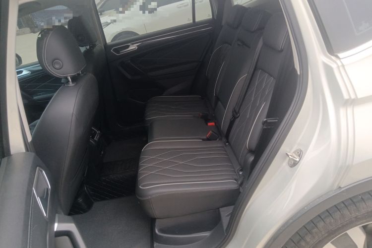 Used Volkswagen Tiguan L 2022 330TSI Automatic Two-Wheel Drive R-Line Enhanced Edition Left Rear Seat