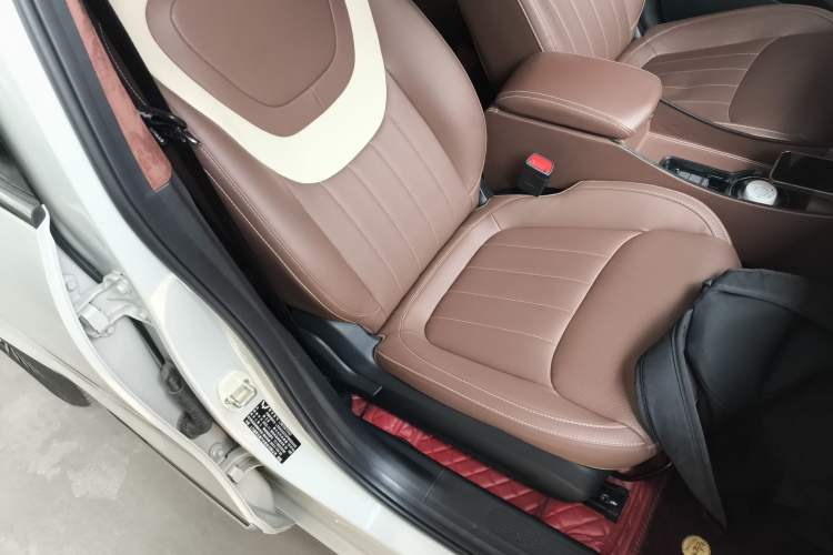 Used Wuling Bingo 2023 410 km Lingxi Deluxe Edition Right Front Seat