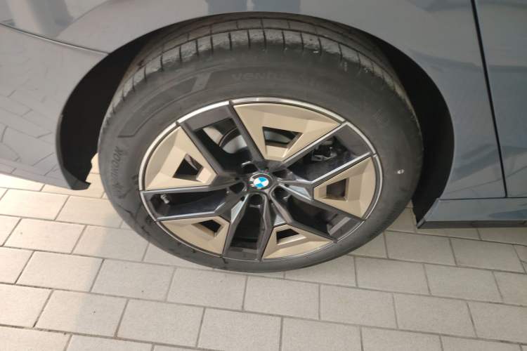 Used BMW 5 Series 2024 530Li Leading Model M Sport Package