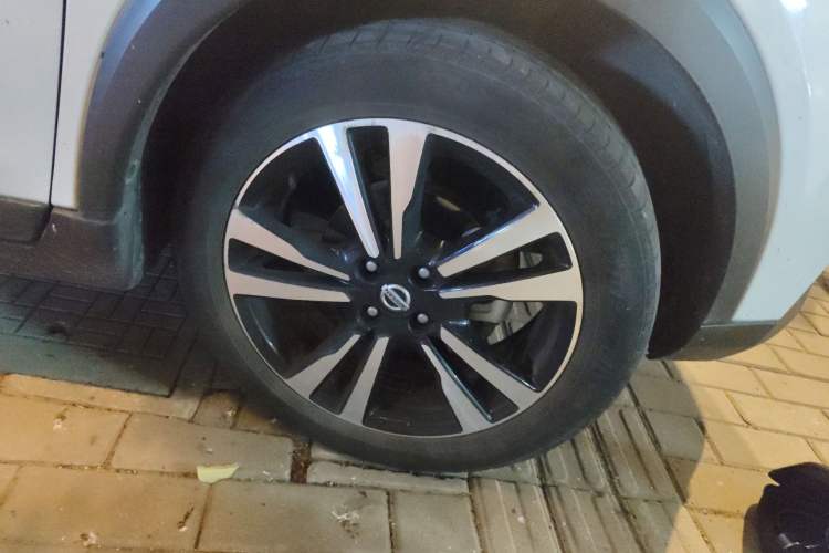 Used Nissan Kicks 2021 1.5L XV CVT Smart Connect Luxury Edition