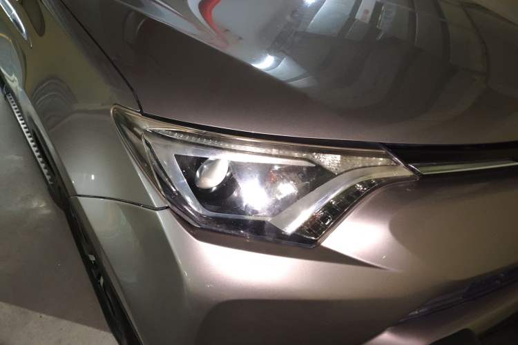 Used Toyota RAV4 2016 2.0L CVT Two-Wheel Drive Urban Edition China V Standard
