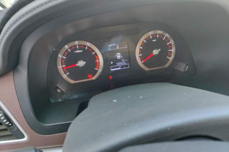 Used FORTHING Lingzhi 2017 M5L 1.6L 7-Seater Comfort Model
