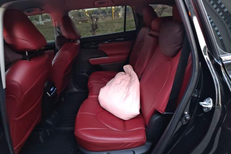 Used Toyota Highlander 2022 Dual-Engine 2.5L Two-Wheel Drive Elite Edition 7-Seater
