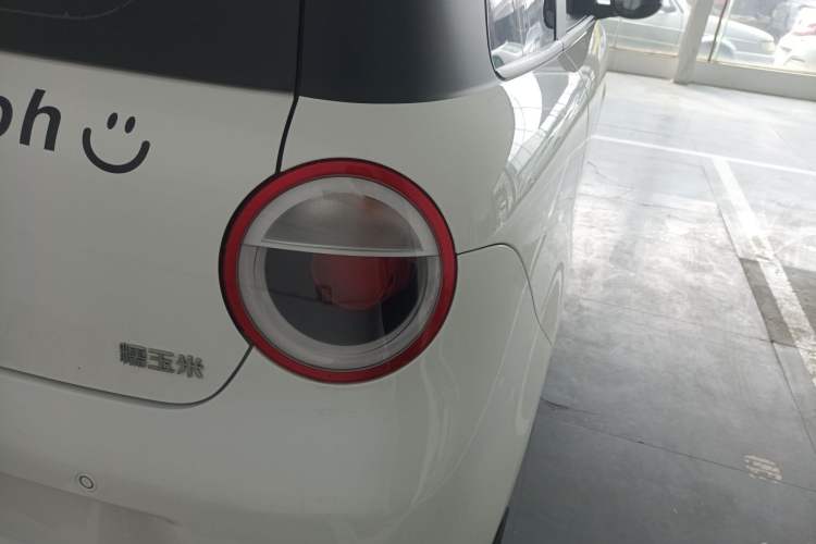 Used CHANGAN NEVO Lumin 2022 155 km – Refreshingly Sweet Edition Right Rear Taillight