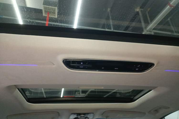 Used Buick Century 2023 2.0T Six-Seater Yinshi Edition