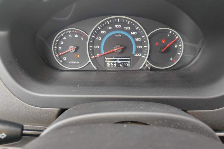 Used Wuling Rongguang V 2016 1.5L Standard Version Odometer Close Up