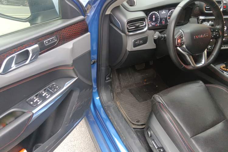 Used Lynk & Co 02 2018 1.5T DCT Two-Wheel Drive Pro Version China V Emission Standard
