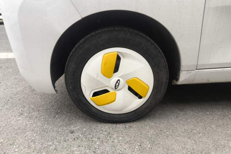 Used Chery QQ Ice Cream 2022 170km Sundae Phosphate Lithium-Ion