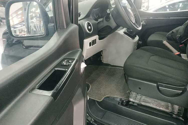 Used JAC Refine M3 2019 Creator Edition 1.8L Luxury Model Interior 3