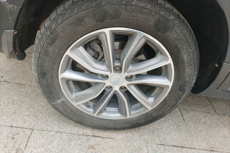 Used Geely Auto Emgrand X7 Sport 2020 1.8TD Manual Two-Wheel Drive Zhiya Model Exterior 5