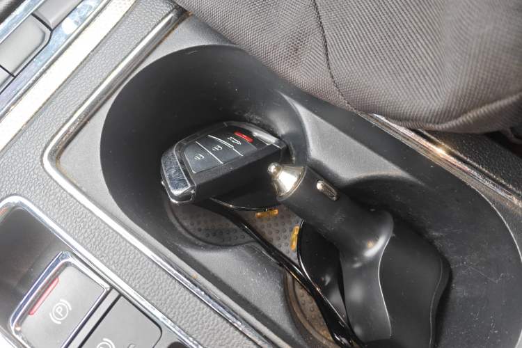 Used Roewe i6 2020 PLUS 1.6L CVT 4G Connected Glory Flagship Edition