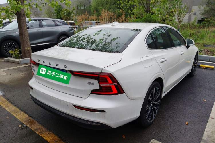 Used Volvo S60 2025 B4 Zhiyuan Luxury Edition Rear Right 45 Deg