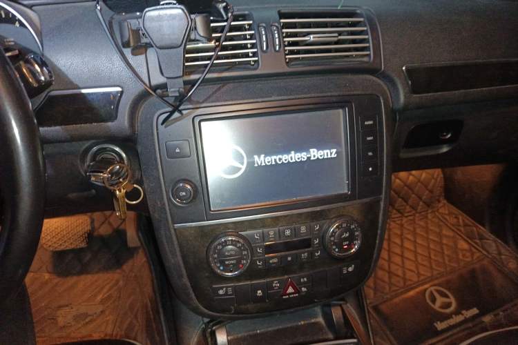 Used Mercedes-Benz R-Class 2017 R 320 4MATIC Business Edition Prestige Model