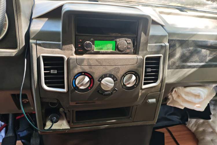 Used Iveco Daily 2012 2.5T-A35 Logistics Version 1 Mid-Roof
